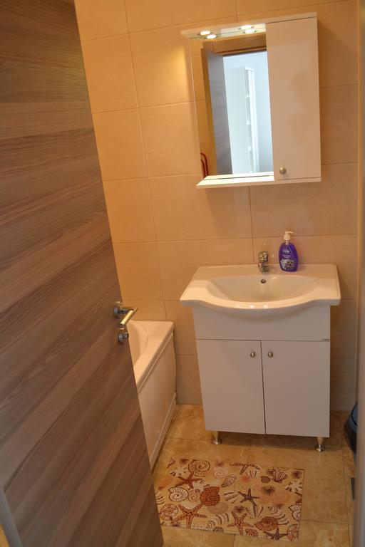 Apartament Antonia Summerland ママイア エクステリア 写真